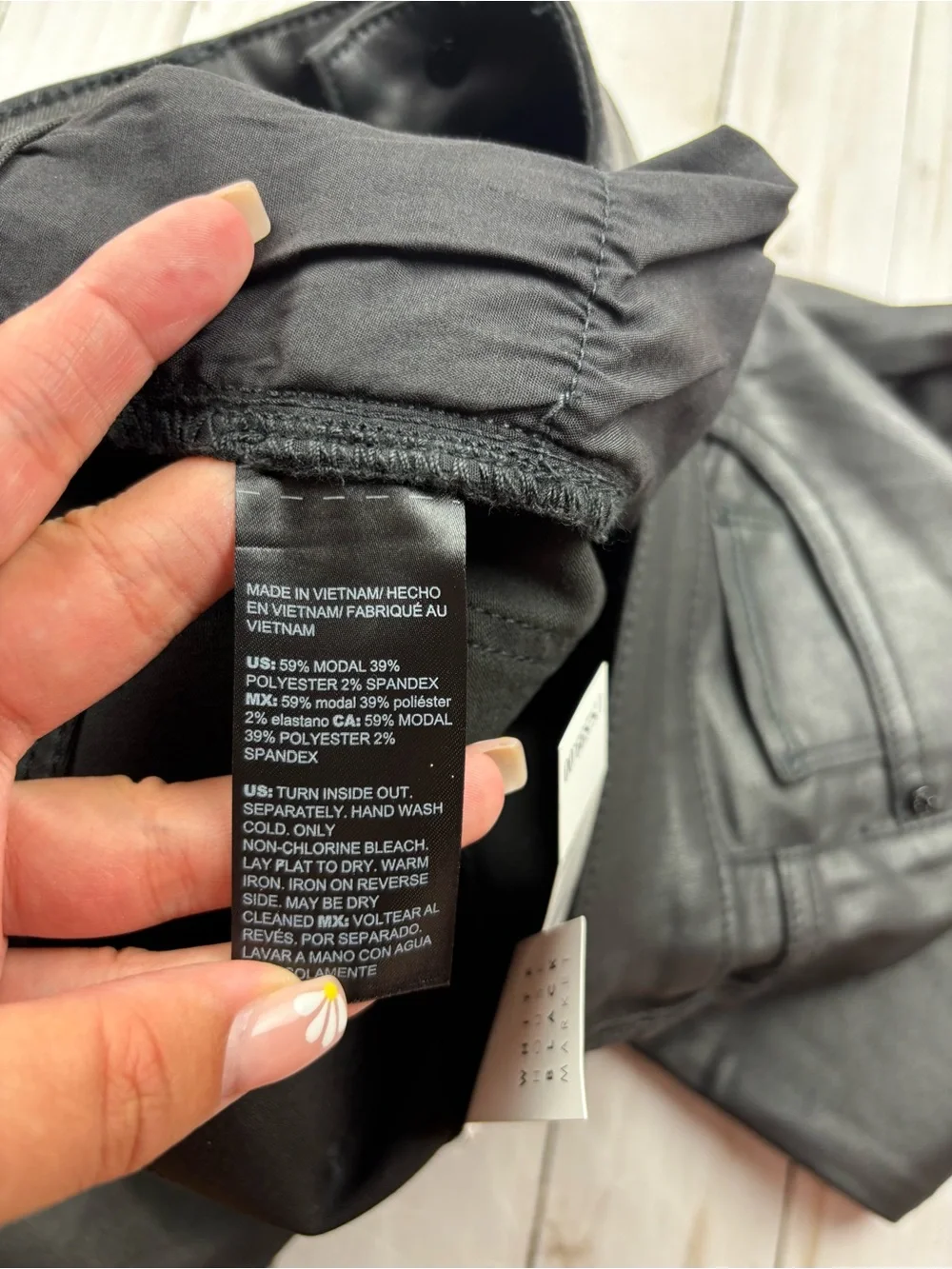 NWT! White House Black Market The High Rise Skinny Coated Black Size 4L